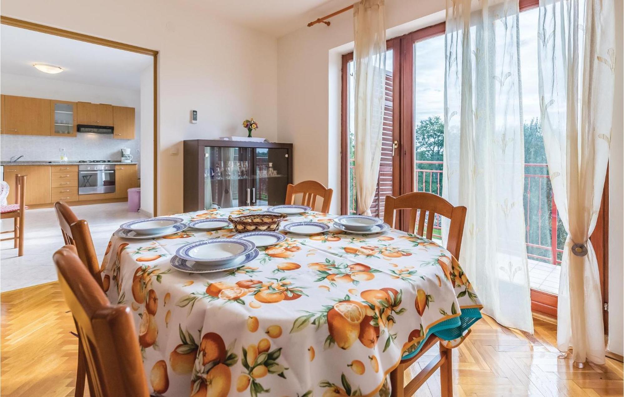 6 Bedroom Nice Home In Segotici Ngoại thất bức ảnh