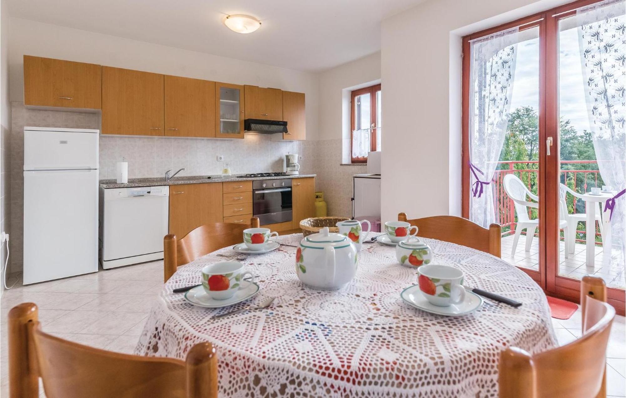 6 Bedroom Nice Home In Segotici Ngoại thất bức ảnh