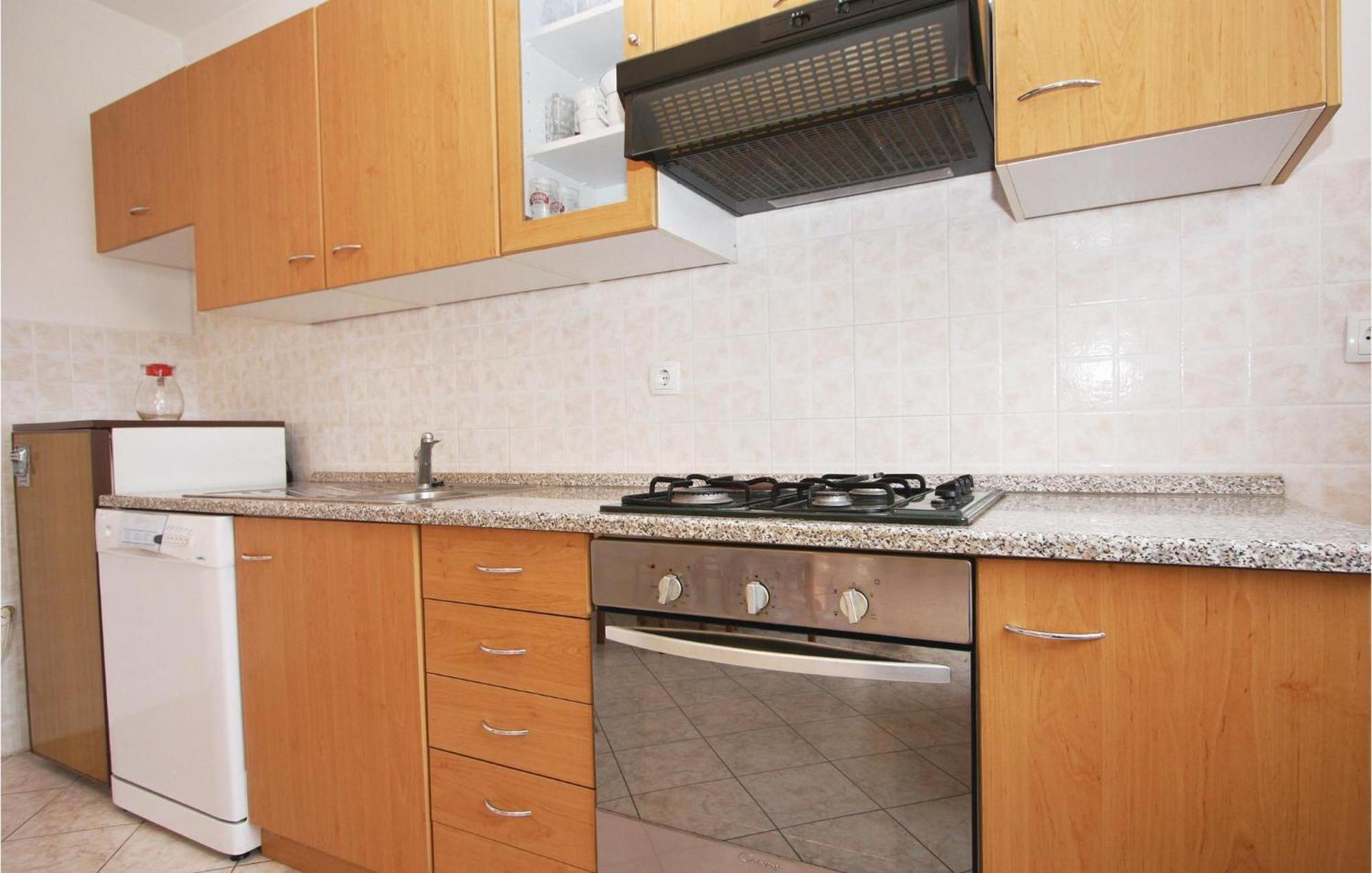 6 Bedroom Nice Home In Segotici Ngoại thất bức ảnh