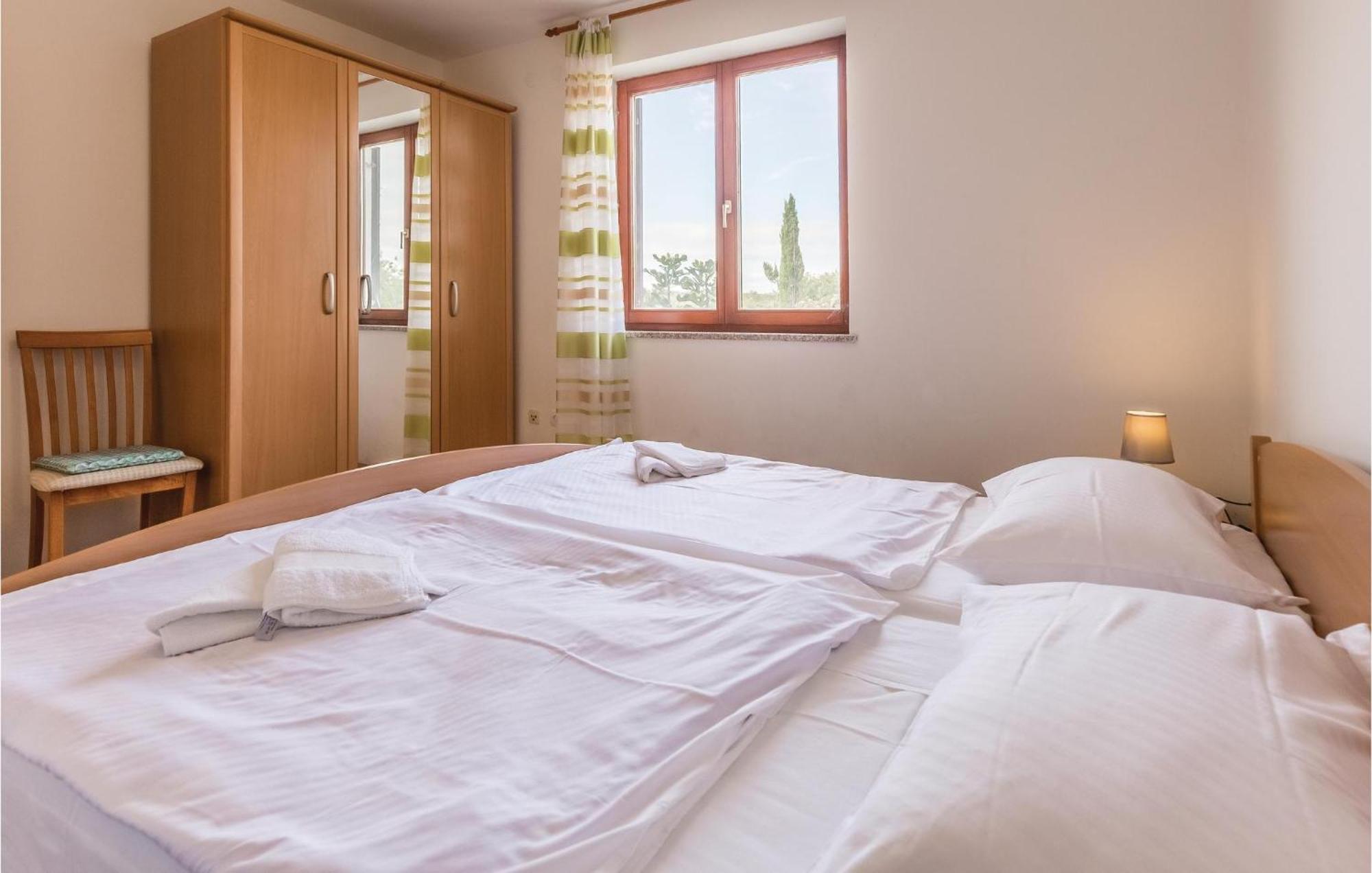 6 Bedroom Nice Home In Segotici Ngoại thất bức ảnh