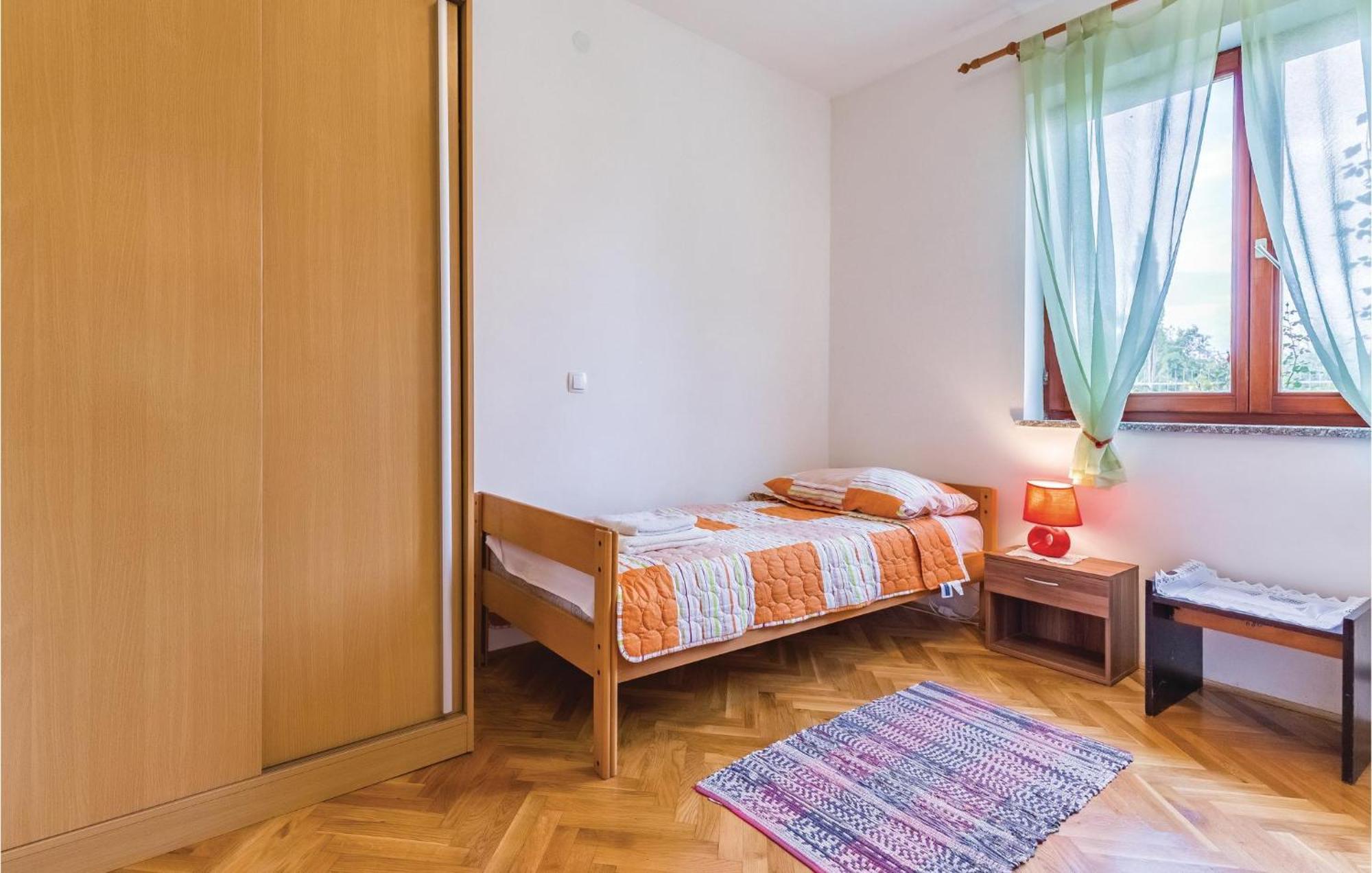 6 Bedroom Nice Home In Segotici Ngoại thất bức ảnh