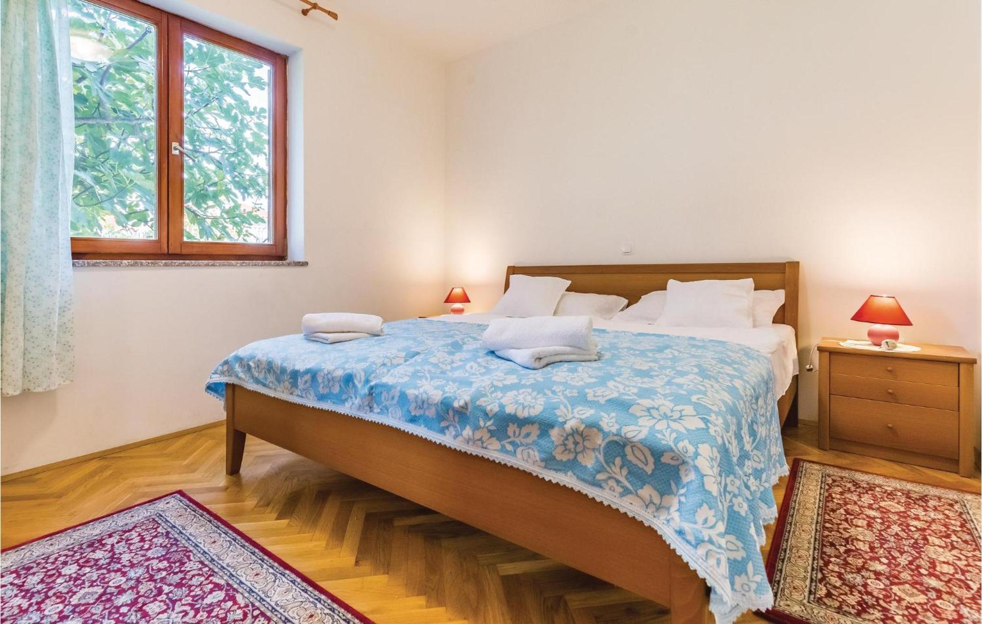 6 Bedroom Nice Home In Segotici Ngoại thất bức ảnh