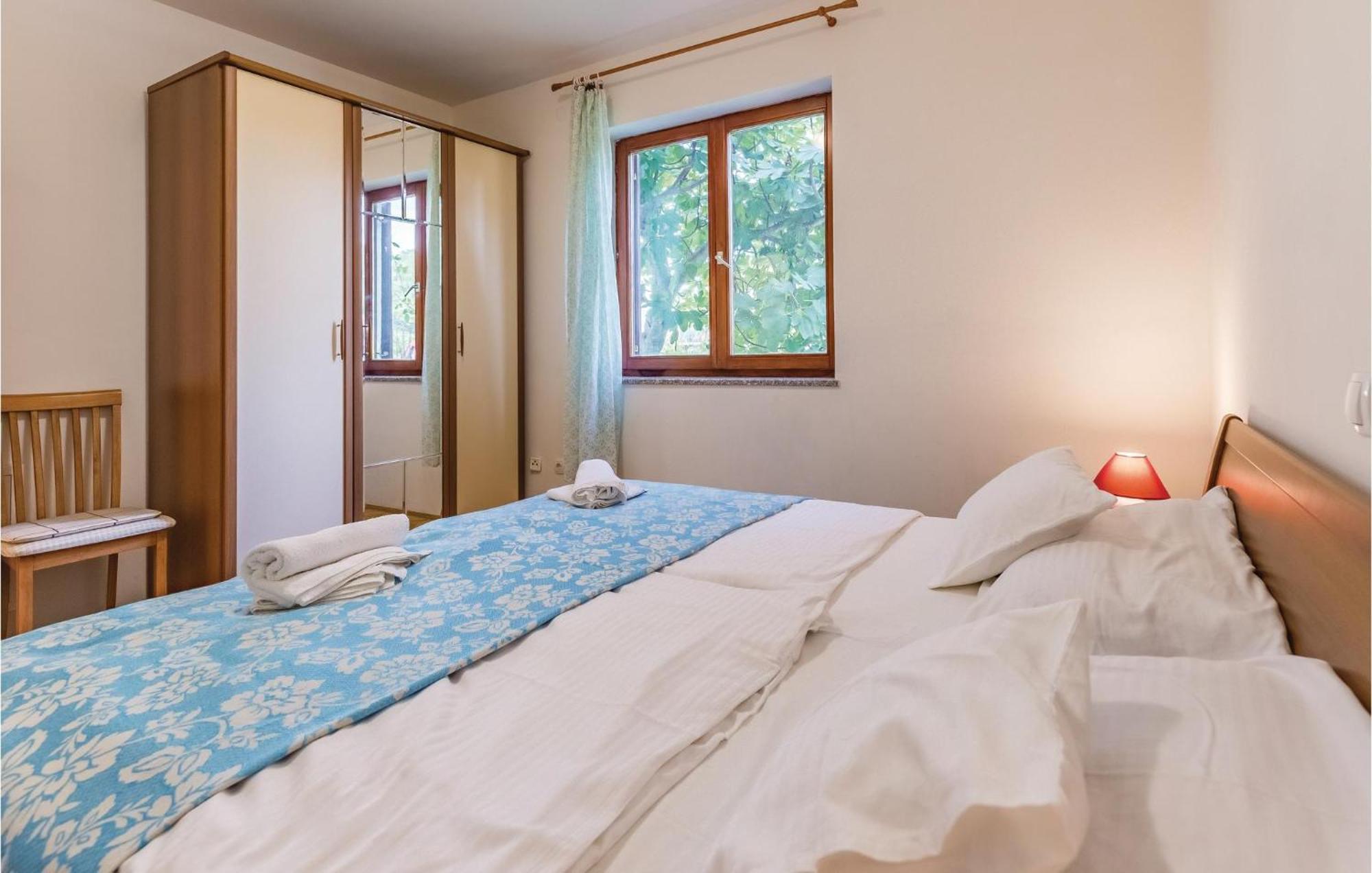 6 Bedroom Nice Home In Segotici Ngoại thất bức ảnh
